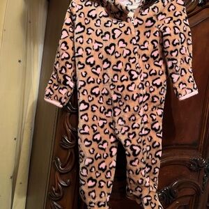 Baby girl size 6-9 months cozy winter bundle💕